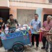 Penyerahan bantuan gerobak sampah, mendukung aktivitas kelola sampah warga dari Anggota Komisi C DPRD Kota Semarang, Irwan Leokita Wiharto Karunia | foto: Reza