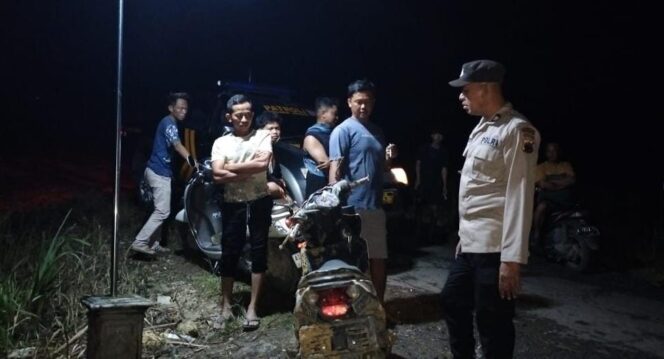 
					Pencurian Kotak Infaq di Pemakaman Berhasil Dicegah, Kapolres Sragen Berikan Penghargaan atas Kepedulian Warga