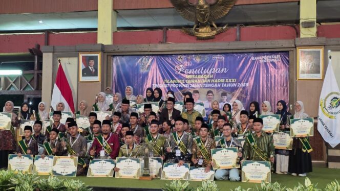 
					Kota Semarang Ukir Hattrick, Kembali Sabet Juara Umum MTQH Jawa Tengah 2025