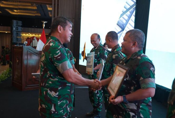 
					Korem 073/Makutarama Raih Prestasi di Lomba Karya Bakti TNI AD