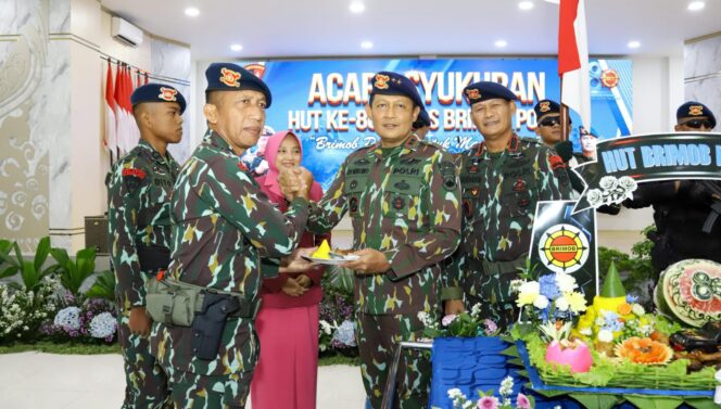 
					Tasyakuran HUT ke-80 Korps Brimob, Kapolda Jateng Sampaikan Pesan Penting untuk Jajaran