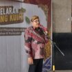 Ketua Pepadi Kota Semarang, Anang Budi Utomo saat mengisi sambutan pada pembukaan Pagelaran Wayang Kulit di Kampung Budaya FBS Unnes, Sabtu (15/11) siang | foto: Wahyu Hamijaya.