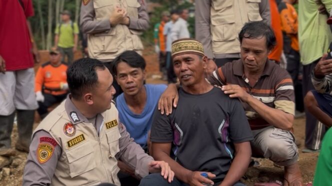 
					Polda Jateng Kerahkan Tim Trauma Healing ke Empat Lokasi Bencana untuk Pulihkan Psikis Warga