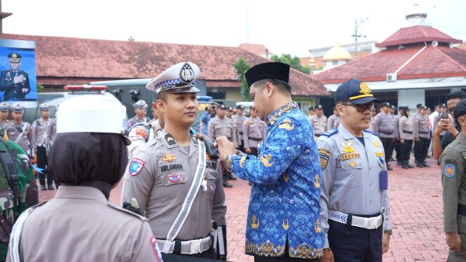 
					Tanda Dimulainya Operasi, Polres Jepara Laksanakan Apel Gelar Pasukan Operasi Zebra Candi 2025