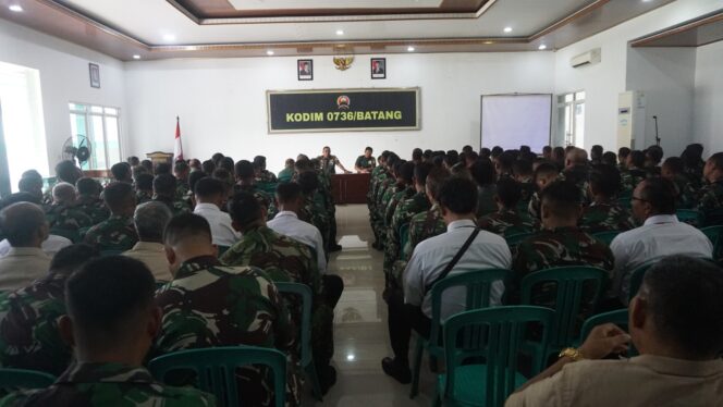 
					Dandim Batang Tekankan Kewaspadaan Babinsa Menghadapi Musim Penghujan