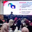 Para peserta tampak serius mendengarkan salah satu pemateri kegiatan, Rifki Nugroho, Spd, M.Kom | foto: Wahyu Hamijaya