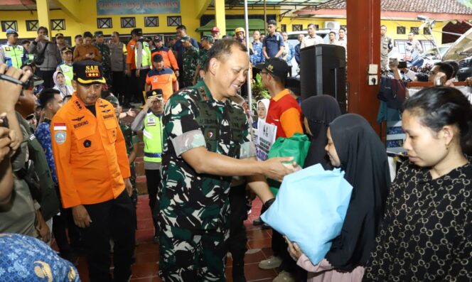 
					Forkopimda Jateng Tindak Cepat Tangani Longsor Pandanarum Banjarnegara 