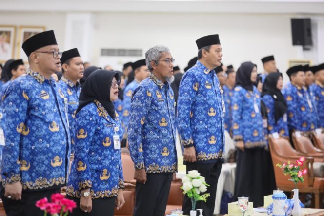 
					HUT Korpri ke-54, Sekda Jateng Tegaskan ASN Harus Menjadi Pelayan Masyarakat, Bukan Dipayungi Jabatan