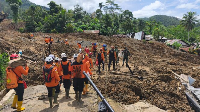 
					Upaya Pencarian Korban Longsor Situkung Memasuki Hari Ketiga, Tim SAR Hadapi Tantangan Medan