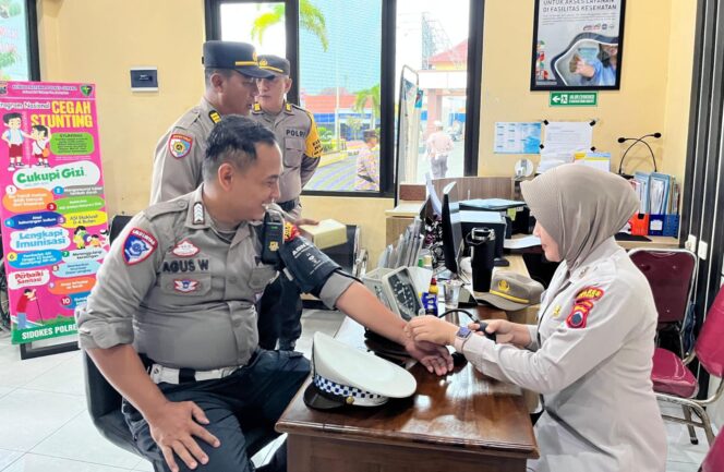 
					Subsatgas Dokkes Ops Zebra Candi 2025 Polres Jepara Pastikan Kesiapan Fisik Anggota Melalui Pemeriksaan Kesehatan Rutin