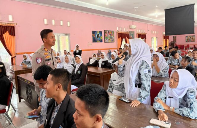 
					Satlantas Polres Demak Intensifkan Edukasi Operasi Zebra Candi 2025, Pelajar SMA N 1 Demak Dibekali Pemahaman Tertib Lalu Lintas