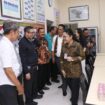 Wali Kota Semarang, Agustina Wilujeng saat mendampingi Menteri Hukum RI, Supratman Andi Agtas di Kelurahan Kramas, Kecamatan Tembalang | foto: humas Pemkot.