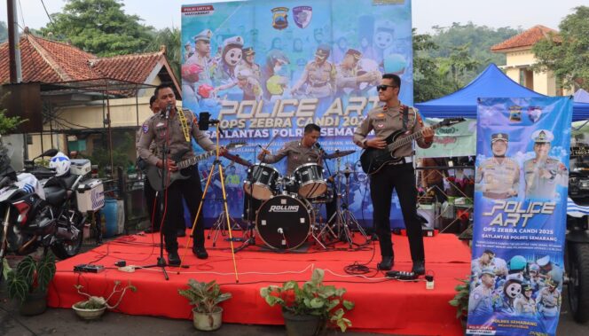 
					Band Sat Lantas Polres Semarang Meriahkan CFD Alun-alun Bung Karno, Ajak Warga Tertib Berlalu Lintas