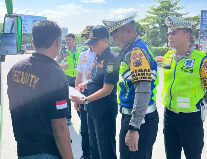 
					Ramp Check Kendaraan di Kendal, Polisi Perketat Pengawasan Demi Keselamatan Penumpang