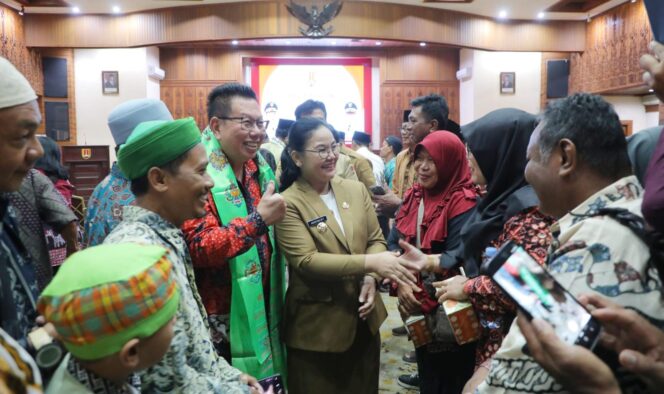 
					Wali Kota Semarang Berangkatkan 105 Peserta Perjalanan Keagamaan, Tegaskan Komitmen Perkuat Toleransi