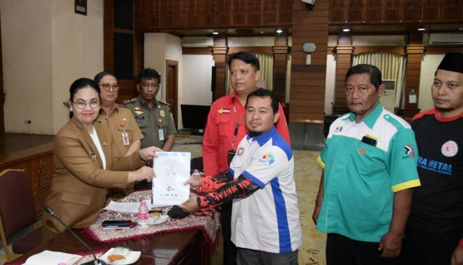 
					Wali Kota Agustina Terima Perwakilan Buruh, Tegaskan Komitmen Kawal Kenaikan UMR–UMSK 2026