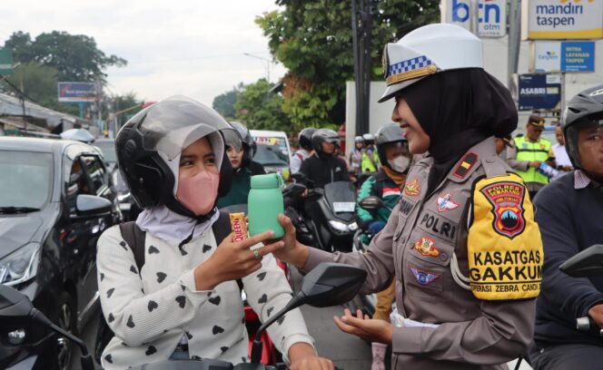 
					Sepekan Ops Zebra Candi 2025, Sat Lantas Polres Semarang Tetap Kedepankan Upaya Preventif dan Preemtif