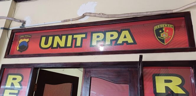 
					Tak Terima Putrinya Dicabuli, Warga Bergas Laporkan Pelaku ke Polres Semarang