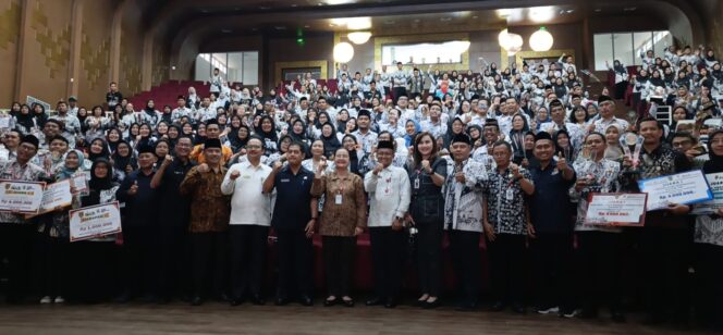 
					Wali Kota Semarang Tegaskan Peran Guru sebagai Garda Terdepan Masa Depan Bangsa