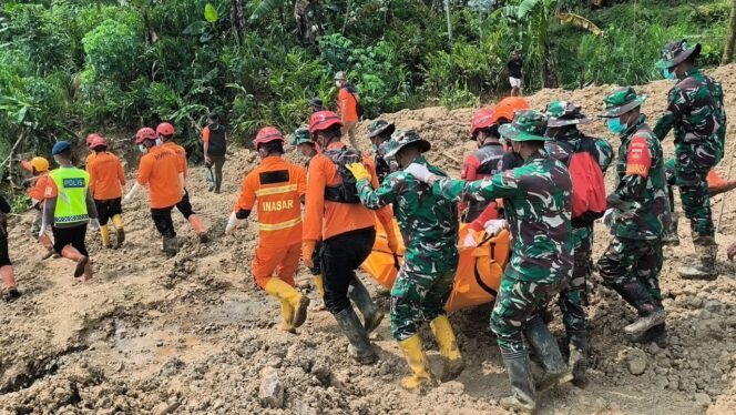 
					Pencarian Korban Longsor Pandanarum Resmi Dihentikan, 17 Jenazah Ditemukan dan 11 Masih Belum Terlacak