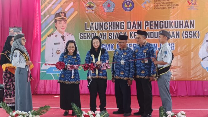 
					Brebes Dorong Literasi Kependudukan, SMKN 1 Tonjong Resmi Menjadi Sekolah Siaga Kependudukan