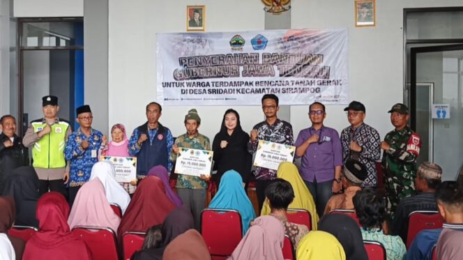 
					Gubernur Jawa Tengah Salurkan Bantuan untuk 60 Warga Terdampak Tanah Bergerak di Sridadi Sirampog Brebes