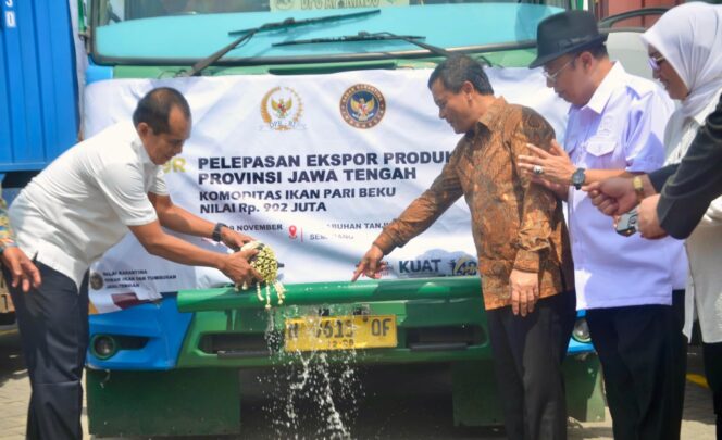 
					UMKM Jateng Kembali Tembus Pasar Internasional, Gubernur Ahmad Luthfi Lepas Ekspor Senilai Rp 10,1 Miliar