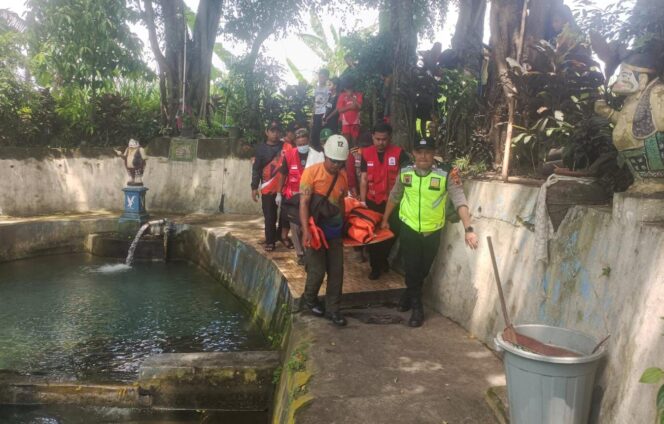 
					Pria Paruh Baya Ditemukan Meninggal Mengambang di Umbul Wening Kalikotes