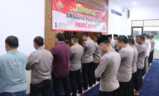 
					Polres Jepara Gelar Salat Gaib dan Doa Bersama untuk Korban Bencana di Sumatra