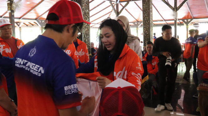 
					Bupati Brebes Lepas Kontingen untuk 8 Cabor Forda Jateng di Surakarta