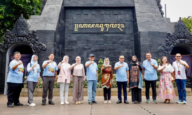 
					Gubernur Ahmad Luthfi Ajak Warga Jateng di Jakarta Ngobrol Bareng di TMII