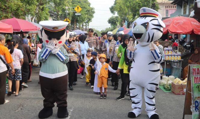 
					Polres Demak Kenalkan PPDB TK Kemala Bhayangkari Saat Peringatan Hari AIDS Sedunia