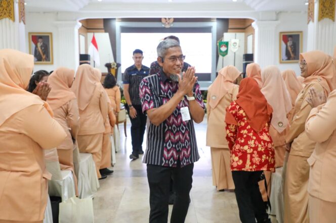 
					Sekda Jateng Ajak Anggota DWP Menjadi Penjaga Integritas Suami ASN