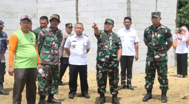 
					Kasdam IV/Diponegoro Tinjau Progres Pembangunan KDKMP dan Yon TP 888 di Jajaran Korem 073/Makutarama