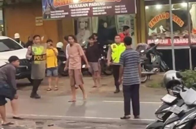 
					Resahkan Pengendara, Pria Diduga ODGJ Diamankan Polisi di Depan Pasar Hewan Bawen