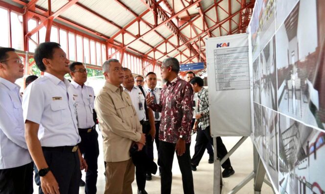 
					Pastikan Kesiapan Angkutan Nataru, Dirut KAI dan Menhub Tinjau Stasiun Tawang hingga Jalur KA Daop 4 Semarang