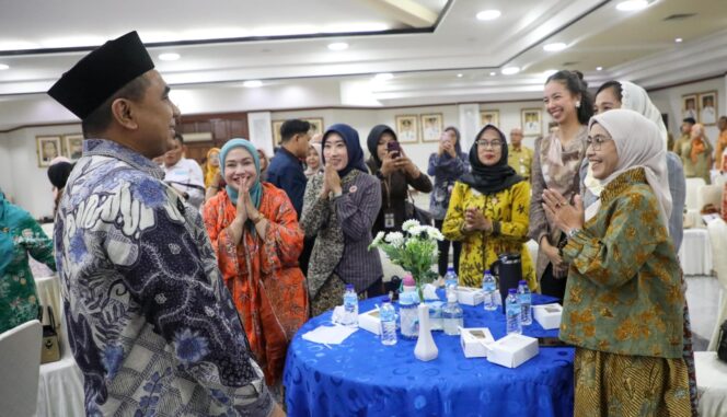 
					Jawa Tengah Jadi Sentra Batik Terbesar Nasional, Wakil Gubernur Dorong UMKM Tembus Pasar Global
