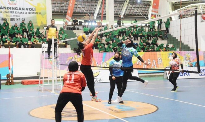 
					Persit KCK PD IV/Diponegoro Gelar Turnamen Voli Sambut Hari Ibu 2025