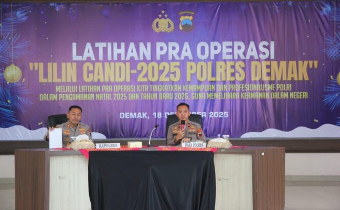 
					Polres Demak Matangkan Pengamanan Natal dan Tahun Baru Lewat Latpra Ops Lilin Candi 2025
