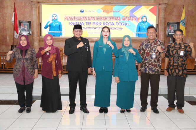 
					Estafet Kepemimpinan Ketua TP PKK Kota Tegal Resmi Berganti