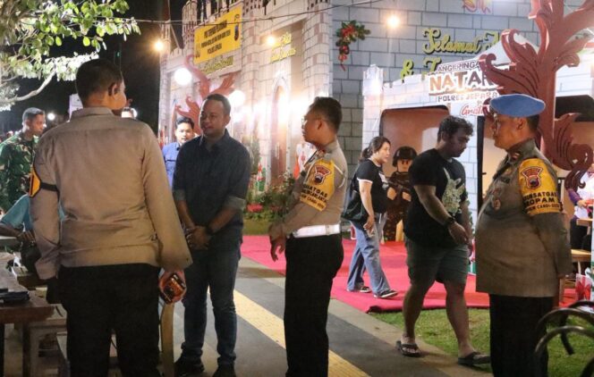 
					Kapolres Jepara Tinjau Pos Terpadu, Pastikan Pengamanan Nataru Berjalan Maksimal