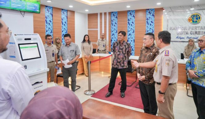 
					Wamen ATR/Waka BPN Ossy Dermawan Tinjau Kantah Kota Cirebon, Tekankan Peningkatan Kualitas Layanan Publik