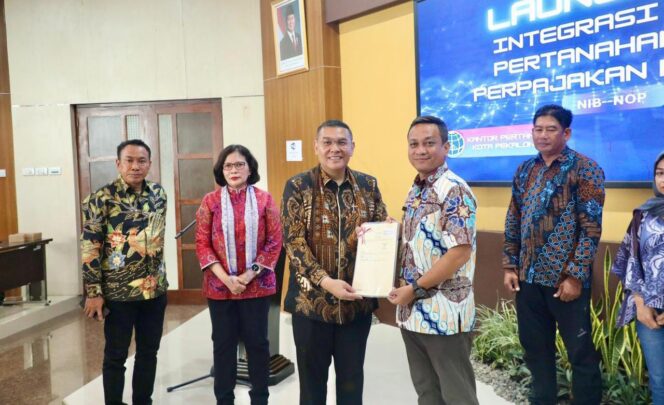 
					Integrasi NIB dan NOP Resmi Diterapkan di Kota Pekalongan, Wamen Ossy: Perkuat Fondasi Data Pertanahan hingga Investasi