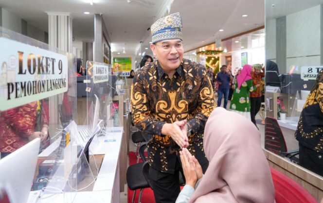 
					Wamen Ossy Ajak Jajaran BPN Jaga Semangat Pelayanan pada Perayaan Natal Kanwil BPN Riau