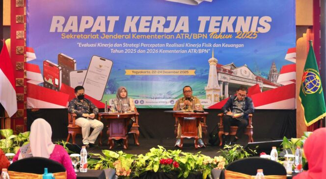 
					Irjen ATR/BPN Tekankan Peran Vital Staf Tata Usaha sebagai Garda Terdepan Pengawasan Internal dalam Rakernis Kesetjenan