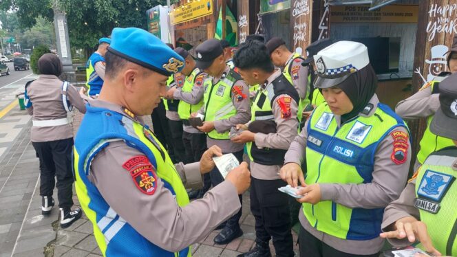 
					Propam Polda Jateng Gelar Pemeriksaan Kedisiplinan Personel Demi Sukseskan Operasi Lilin Candi 2025