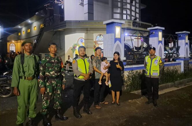 
					Personel Operasi Lilin Candi Polres Jepara Kawal Ibadah Natal, Pastikan Jemaat Beribadah dengan Aman