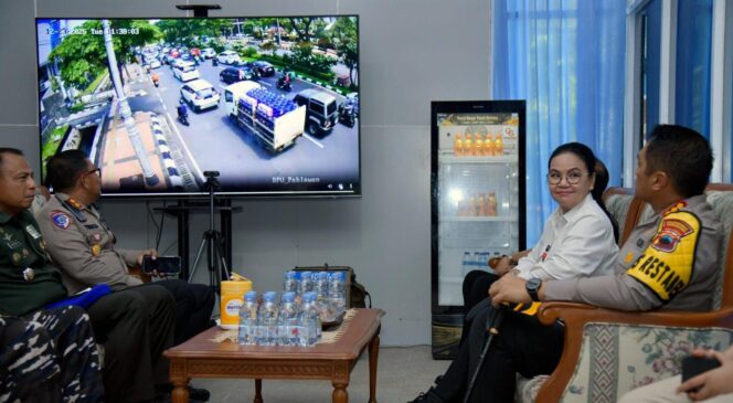 
					Wali Kota Semarang bersama Forkopimda di lokasi pengamanan Nataru Posko Simpang Lima | dok Humas Pemkot