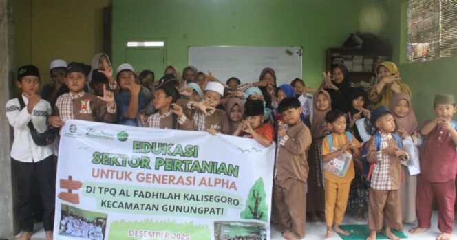 
					Ajarkan Bertanam Santri, Tim Abdimas Unwahas Perkuat Literasi Pertanian