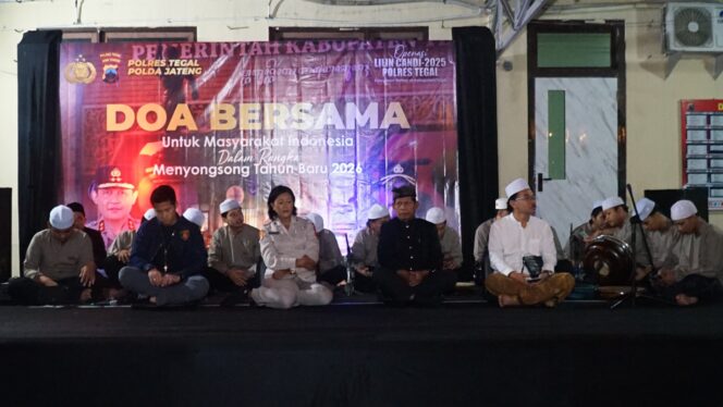 
					Polres Tegal Gelar Doa Bersama Lintas Agama Sambut Tahun Baru 2026, Tekankan Persatuan dan Kepedulian Sosial